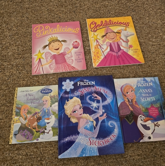 Girls 's Storybook Collection Frozen Pinkalicious Goldeliciuos - Picture 1 of 4